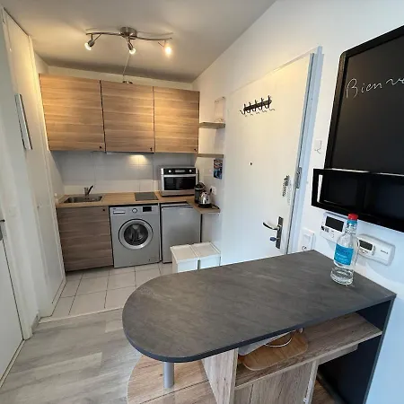 Quiet And Bright In Paris * Saint-Ouen (Seine-Saint-Denis)